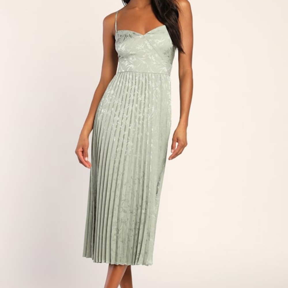 Lulus Regal Romance Sage Floral Jacquard Pleated Satin Midi Dress Green